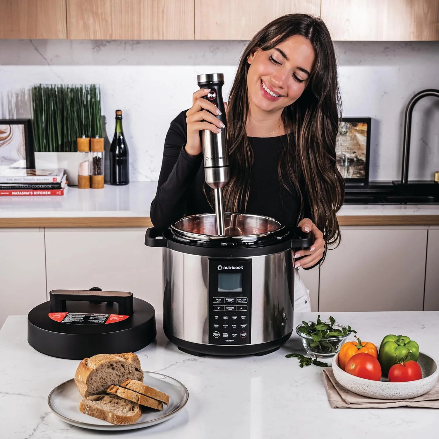 مخلوط کن دستی نوتری کوک با موتور 1200 وات DC به همراه ظرف 700 میلی لیتری، کاسه خردکن 500 میلی لیتری، تیغه های استیل ضد زنگ، همزن با 20 سرعت متغیر 4 در 1: مخلوط کردن، خرد کردن، هم زدن، کف زدن، مدل HB100ME مخلوط کن دستی نوتری کوک با موتور 1200 وات DC به همراه ظرف 700 میلی لیتری، کاسه خردکن 500 میلی لیتری، تیغه های استیل ضد زنگ، همزن با 20 سرعت متغیر 4 در 1: مخلوط کردن، خرد کردن، هم زدن، کف زدن، مدل HB100ME