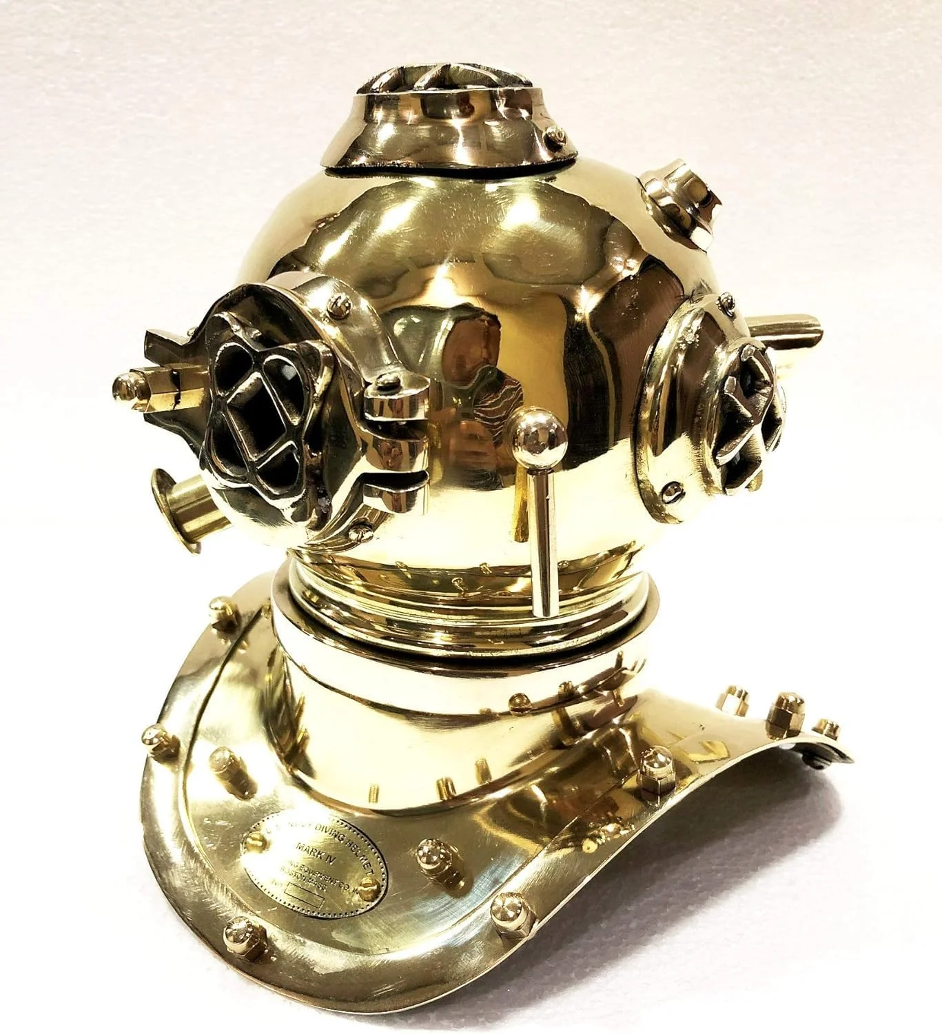 کلاه غواصی برنجی عتیقه براق قدیمی، قطعه دکوری کلکسیونی برای دکوراسیون منزل کلاه غواصی برنجی عتیقه براق قدیمی، قطعه دکوری کلکسیونی برای دکوراسیون منزل