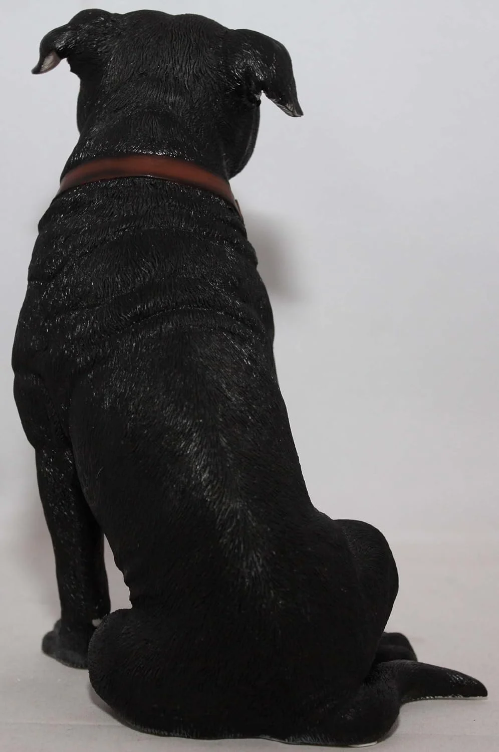 مجسمه سگ نژاد استافوردشایر بول تریر مشکی - مجموعه واکیز از لئوناردو مجسمه سگ نژاد استافوردشایر بول تریر مشکی - مجموعه واکیز از لئوناردو