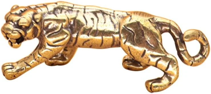 مجسمه پادشاه ببر برنجی عتیقه مسی طلایی، تزیینات حیوانات برنجی قدیمی برای کلکسیون مجسمه خوش شانسی حیوانات، دکوراسیون میز دکوری منزل، مجسمه های کلکسیونی دکور منزل مجسمه پادشاه ببر برنجی عتیقه مسی طلایی، تزیینات حیوانات برنجی قدیمی برای کلکسیون مجسمه خوش شانسی حیوانات، دکوراسیون میز دکوری منزل، مجسمه های کلکسیونی دکور منزل