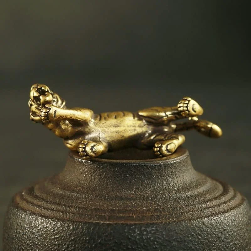 مجسمه های تزئینی ببر طلایی عتیقه مسی، لوازم دکوری منزل، زیورآلات حیوانات برنجی قدیمی، تزئینات میز، مجسمه های کلکسیونی، وسایل تزئینی منزل مجسمه های تزئینی ببر طلایی عتیقه مسی، لوازم دکوری منزل، زیورآلات حیوانات برنجی قدیمی، تزئینات میز، مجسمه های کلکسیونی، وسایل تزئینی منزل