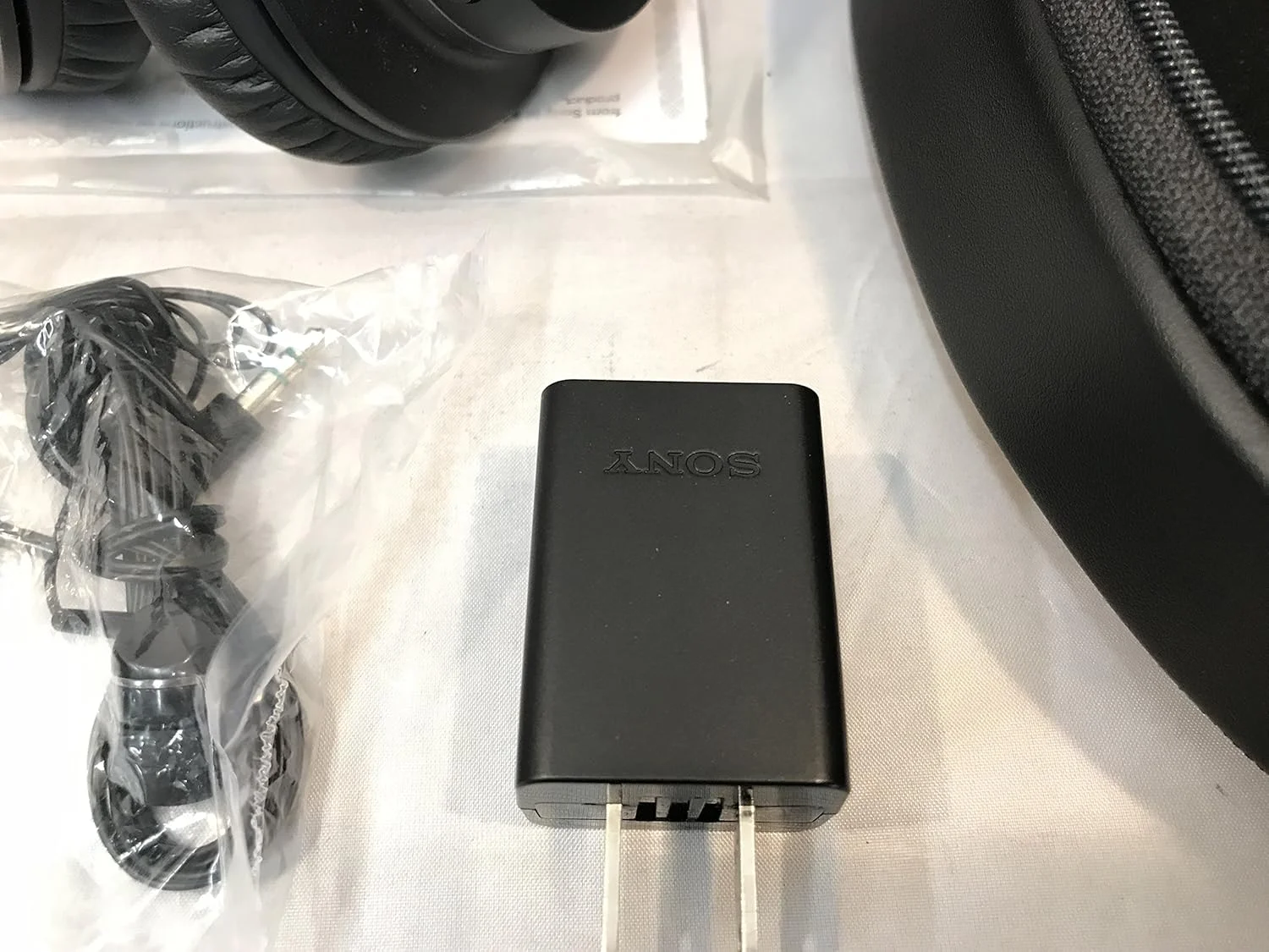 هدفون بلوتوث و حذف نویز سونی MDR-ZX770DC به همراه کیف - MDRZX770DC (مشکی) هدفون بلوتوث و حذف نویز سونی MDR-ZX770DC به همراه کیف - MDRZX770DC (مشکی)