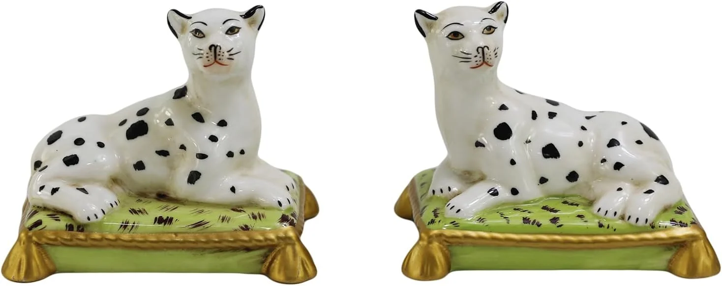 جفت مجسمه پلنگ برفی سفید عتیقه با نقاشی دستی، ارتفاع 11 سانتی متر، تزئینات طلایی، کلکسیونی سرامیکی، دکوراسیون منزل