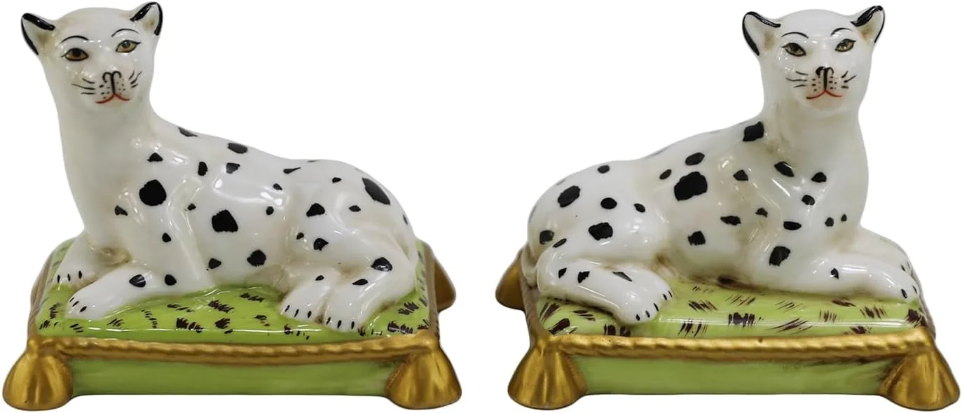 جفت مجسمه پلنگ برفی سفید عتیقه با نقاشی دستی، ارتفاع 11 سانتی متر، تزئینات طلایی، کلکسیونی سرامیکی، دکوراسیون منزل