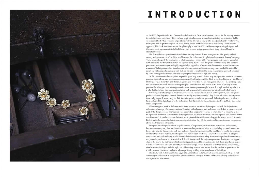 کتاب جواهرات سفارشی THAMES & HUDSON LTD: یادگاری‌های معاصر