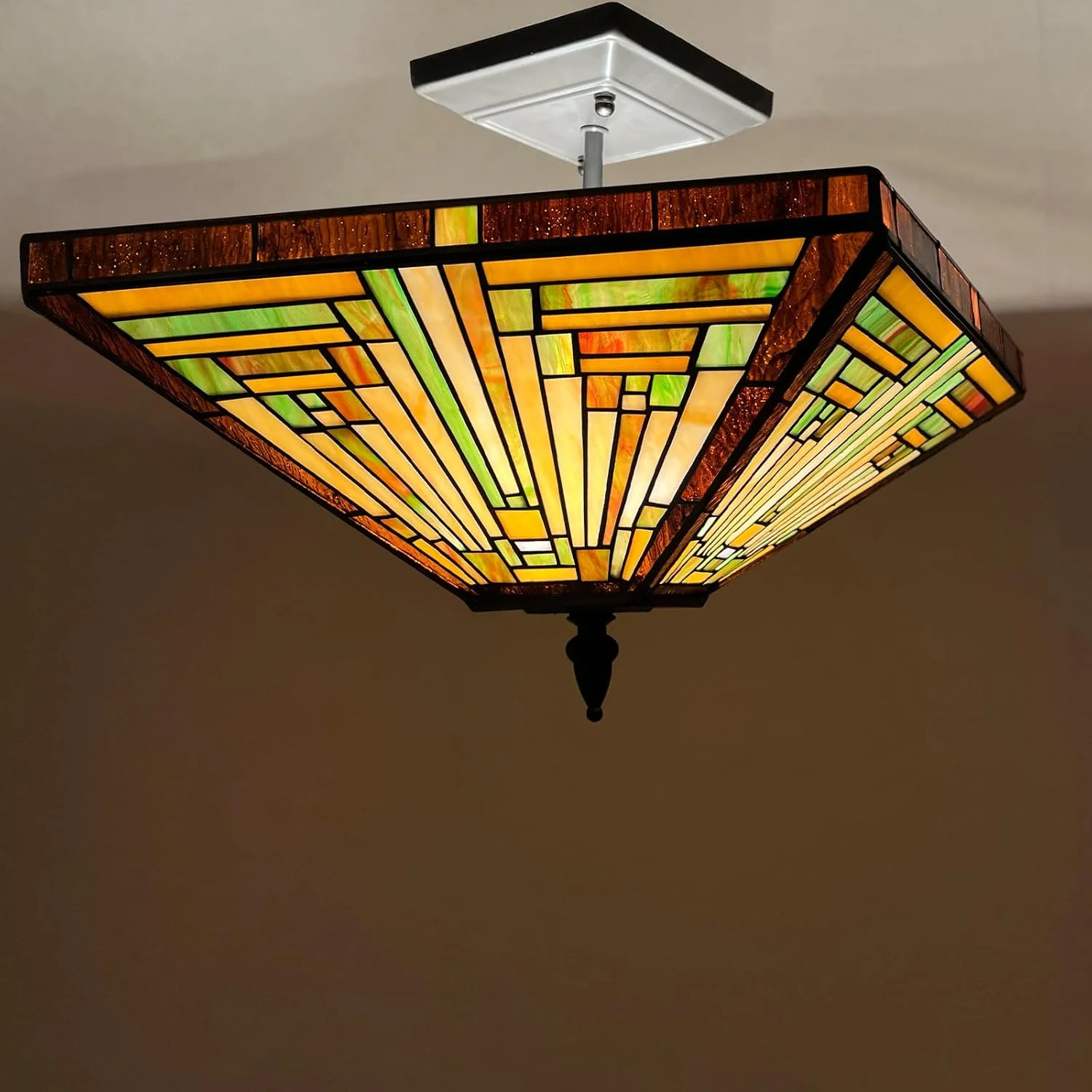 چراغ سقفی تیفانی کاپولینا، آویز سقفی با نصب آسان، عرض 35 سانتی متر، دارای شیشه رنگی مناسب برای اتاق نشیمن، اتاق خواب و راهرو