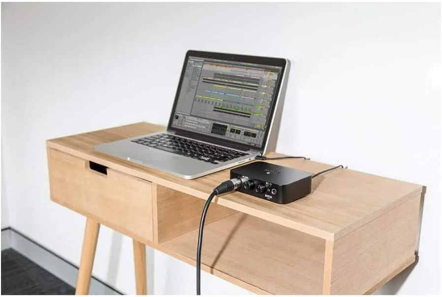 اینترفیس صوتی USB تک کاناله RØDE AI-1 با کیفیت استودیویی به همراه Neutrik™ Combi-jack برای تولید موسیقی، استریمینگ و پادکست