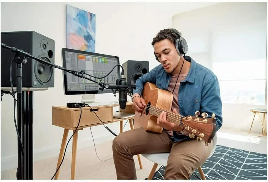 اینترفیس صوتی USB تک کاناله RØDE AI-1 با کیفیت استودیویی به همراه Neutrik™ Combi-jack برای تولید موسیقی، استریمینگ و پادکست