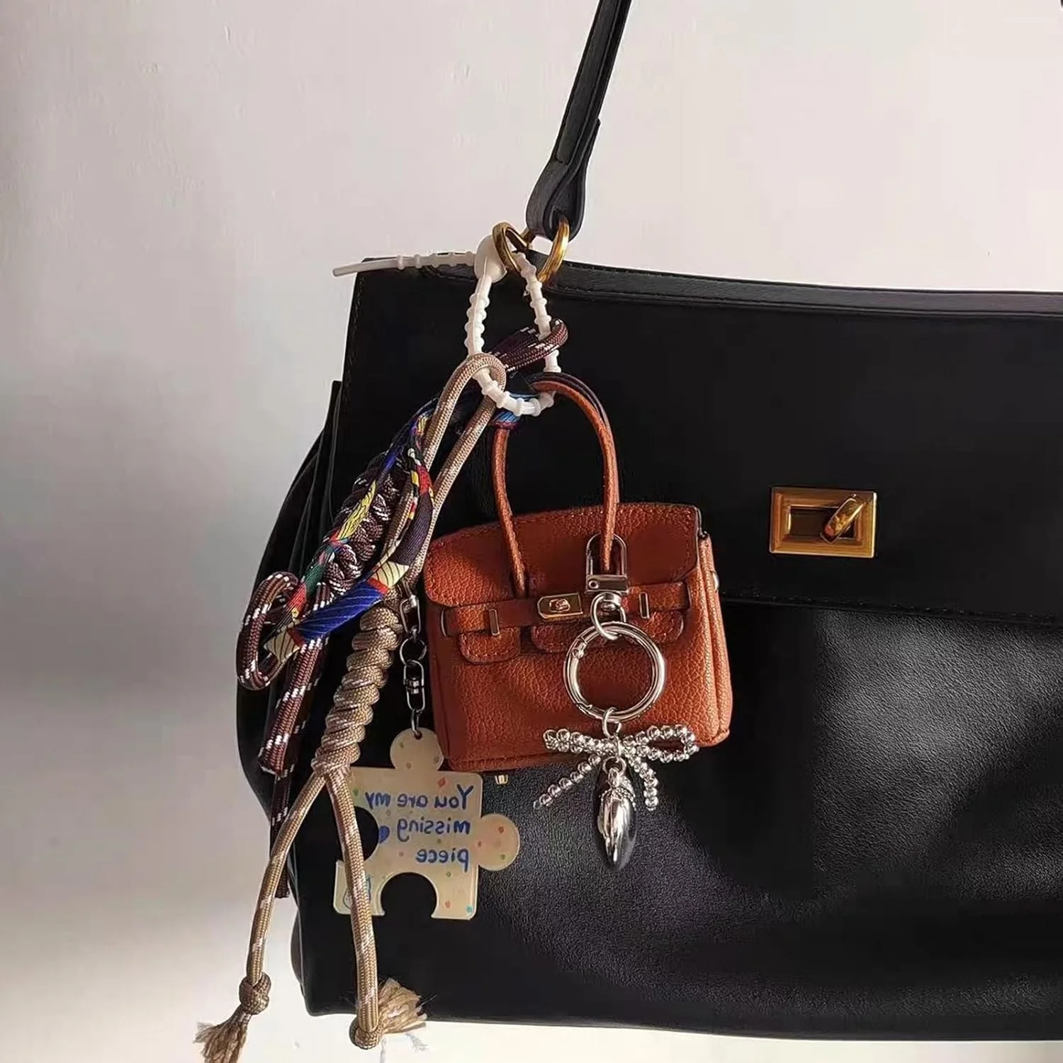 آویز کیف دستی، جاکلیدی کیف دستی مینیاتوری زیبا برای دختران و زنان، آویز تزئینی کیف چرمی، آویز کلید کیف شیک