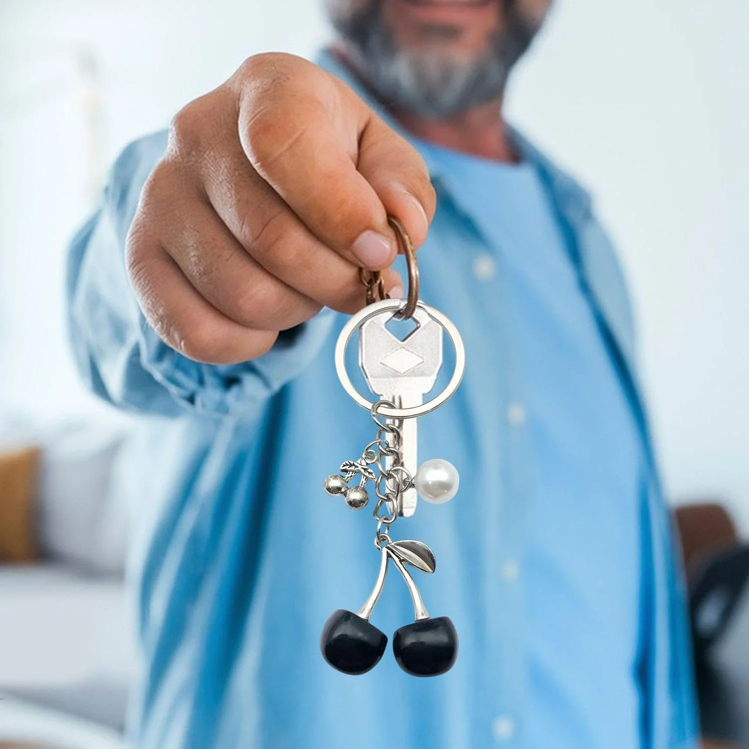 دو عدد آویز کلید طرح گیلاس، آویزهای جالب، آویزهای تزئینی زنانه، آویزهای شیرین و بامزه، آویزهای خلاقانه