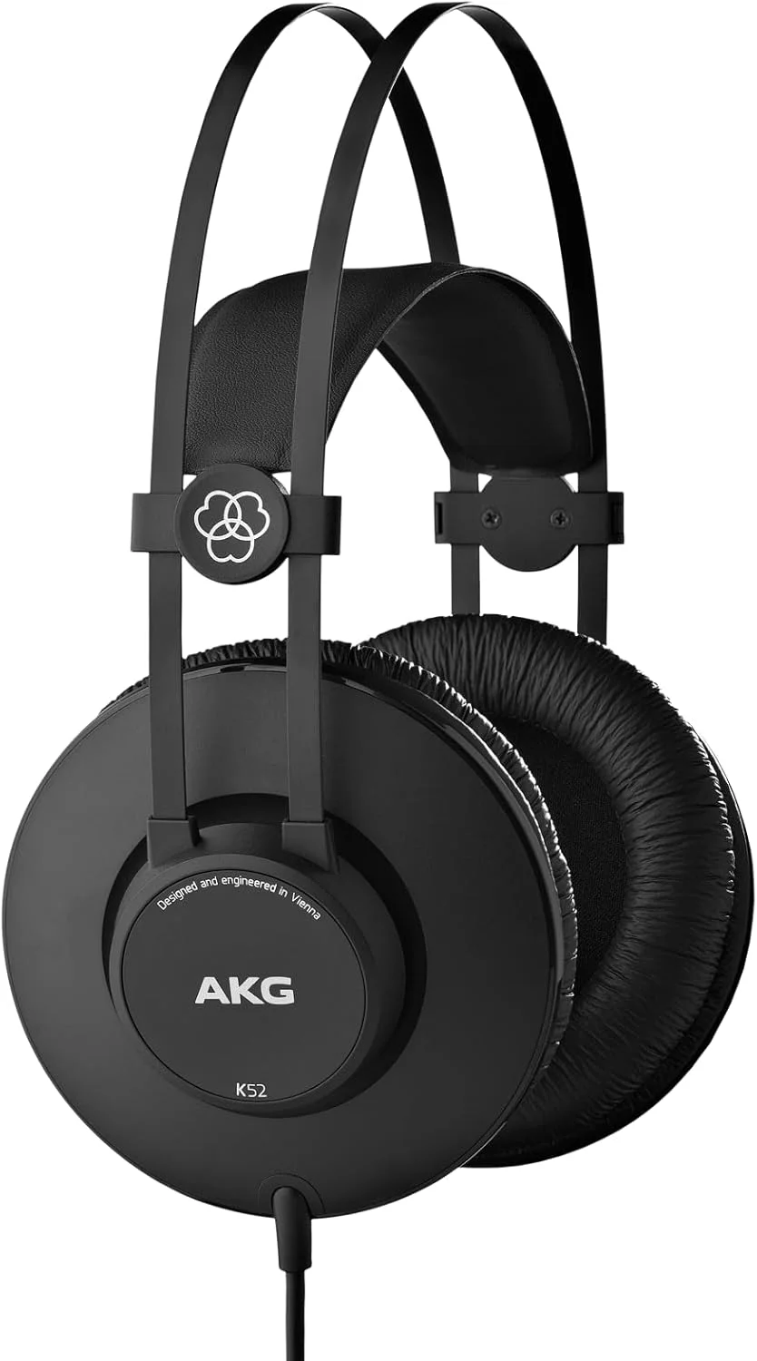 هدفون استودیویی AKG K52 با عملکرد بالا، پشت بسته، سیم دار، طراحی سبک، آداپتورهای 3.5 میلی متری و 1/4 اینچی، کابل 3 متری، مشکی