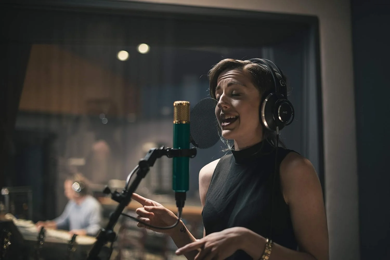 هدفون های مرجع حرفه ای AKG K872 هدفون های مرجع حرفه ای AKG K872