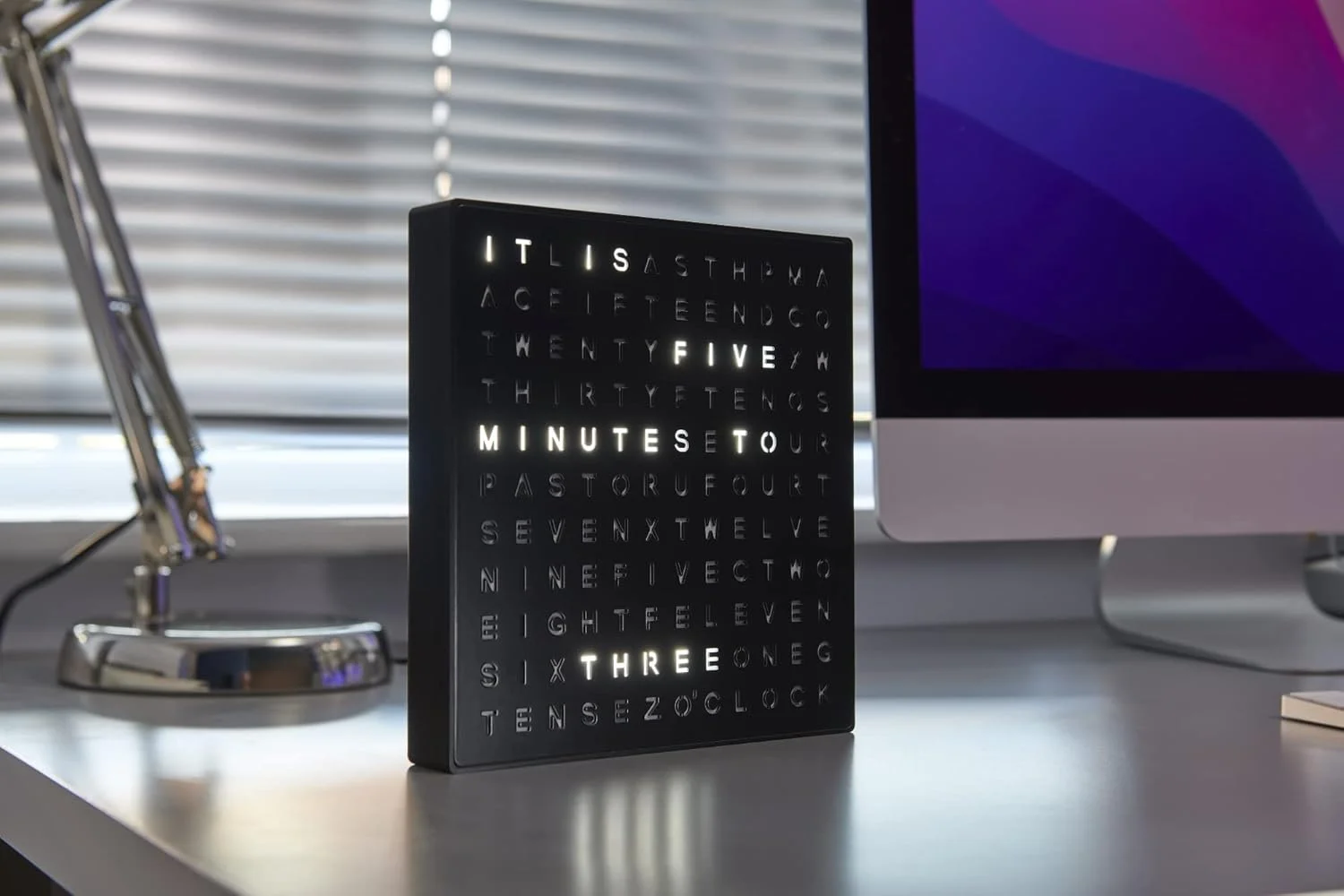 ساعت رومیزی یا دیواری LED مدل Auraglow - مشکی ساعت رومیزی یا دیواری LED مدل Auraglow - مشکی