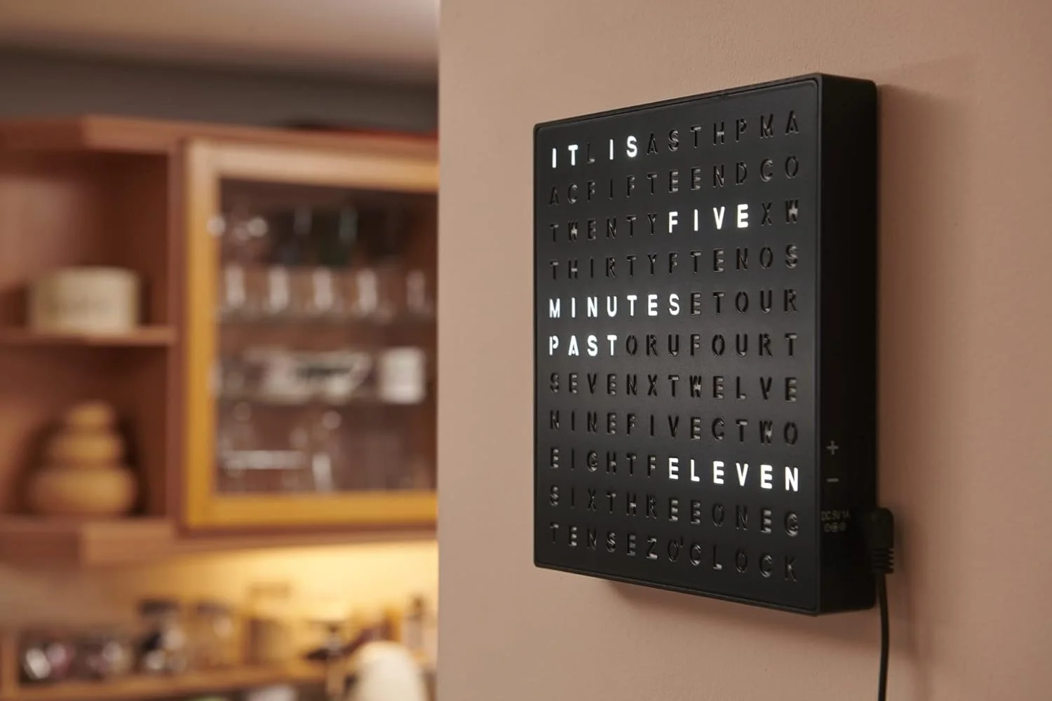 ساعت رومیزی یا دیواری LED مدل Auraglow - مشکی ساعت رومیزی یا دیواری LED مدل Auraglow - مشکی