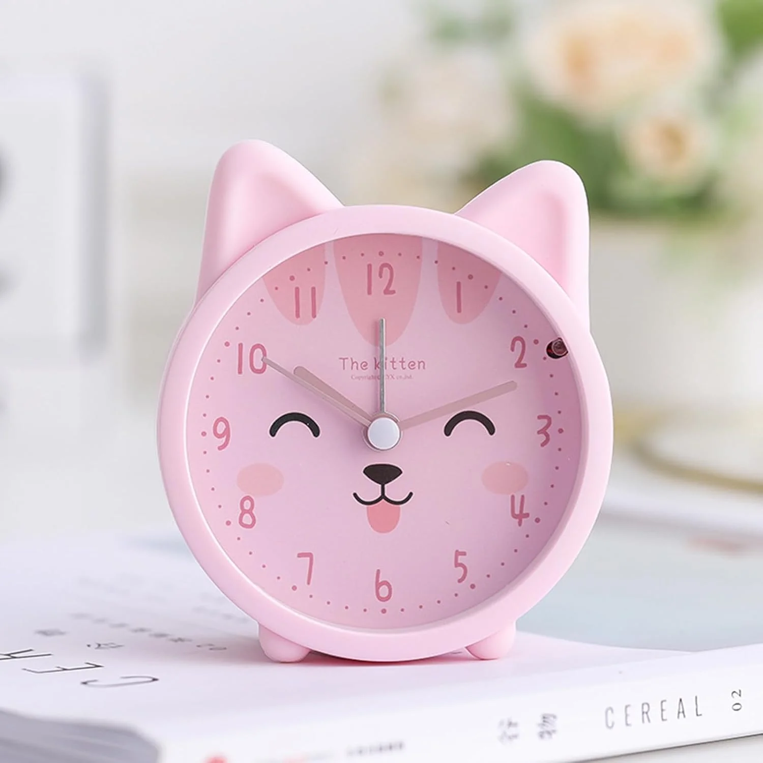 ساعت زنگ دار کودکانه، ساعت زنگ دار گربه ای، بدون صدای تیک تاک، ساعت زنگ دار بی صدای بچه گربه حیوانات سیلیکونی زیبا، چراغ های شب پروژکتوری لوازم جانبی میز ساعت زنگ دار برای کودکان، با باتری برای اتاق خواب، صورتی