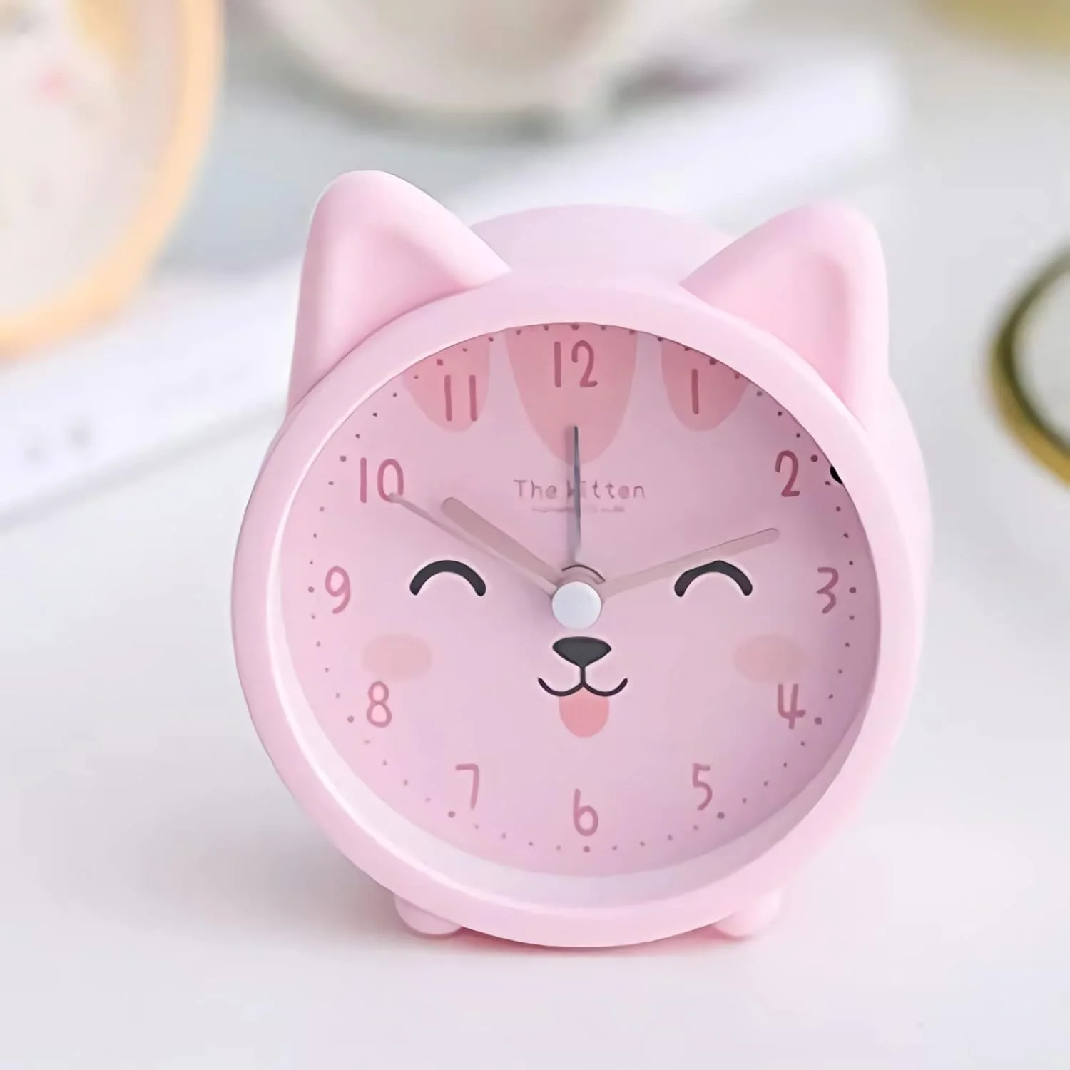 ساعت زنگ دار کودکانه MAKINGTEC، ساعت زنگ دار بی صدای گربه ای حیوانات سیلیکونی زیبا، بدون صدای تیک تاک با چراغ خواب برای میز کنار تخت کودکان (صورتی)