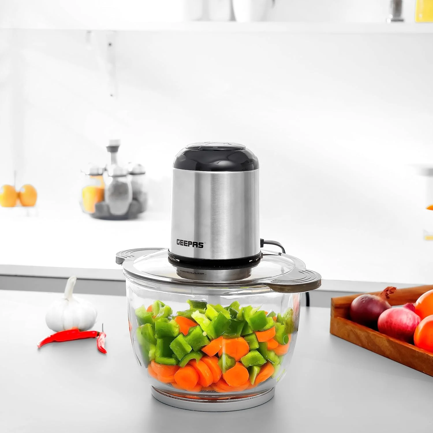 خردکن چندکاره 3 لیتری Geepas مدل GMC42024 | 500 وات، خردکن چندکاره جمع و جور، 2 سطح سرعت و تیغه دوتایی | مناسب برای خرد کردن سبزیجات، میوه ها، گوشت و غیره خردکن چندکاره 3 لیتری Geepas مدل GMC42024 | 500 وات، خردکن چندکاره جمع و جور، 2 سطح سرعت و تیغه دوتایی | مناسب برای خرد کردن سبزیجات، میوه ها، گوشت و غیره