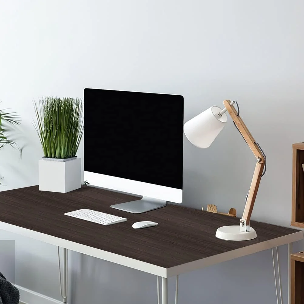 کاغذ دیواری طرح چوب گردو آرت‌هوم، 43.5x305 سانتی‌متر، قهوه‌ای، خودچسب، ضدآب، براق، پی وی سی وینیل، ضد روغن، کاغذ دیواری وینیل طرح چوب گردو مشکی/گردویی برای پوشش سطح مبلمان، پیشخوان، آشپزخانه، روکش قفسه...