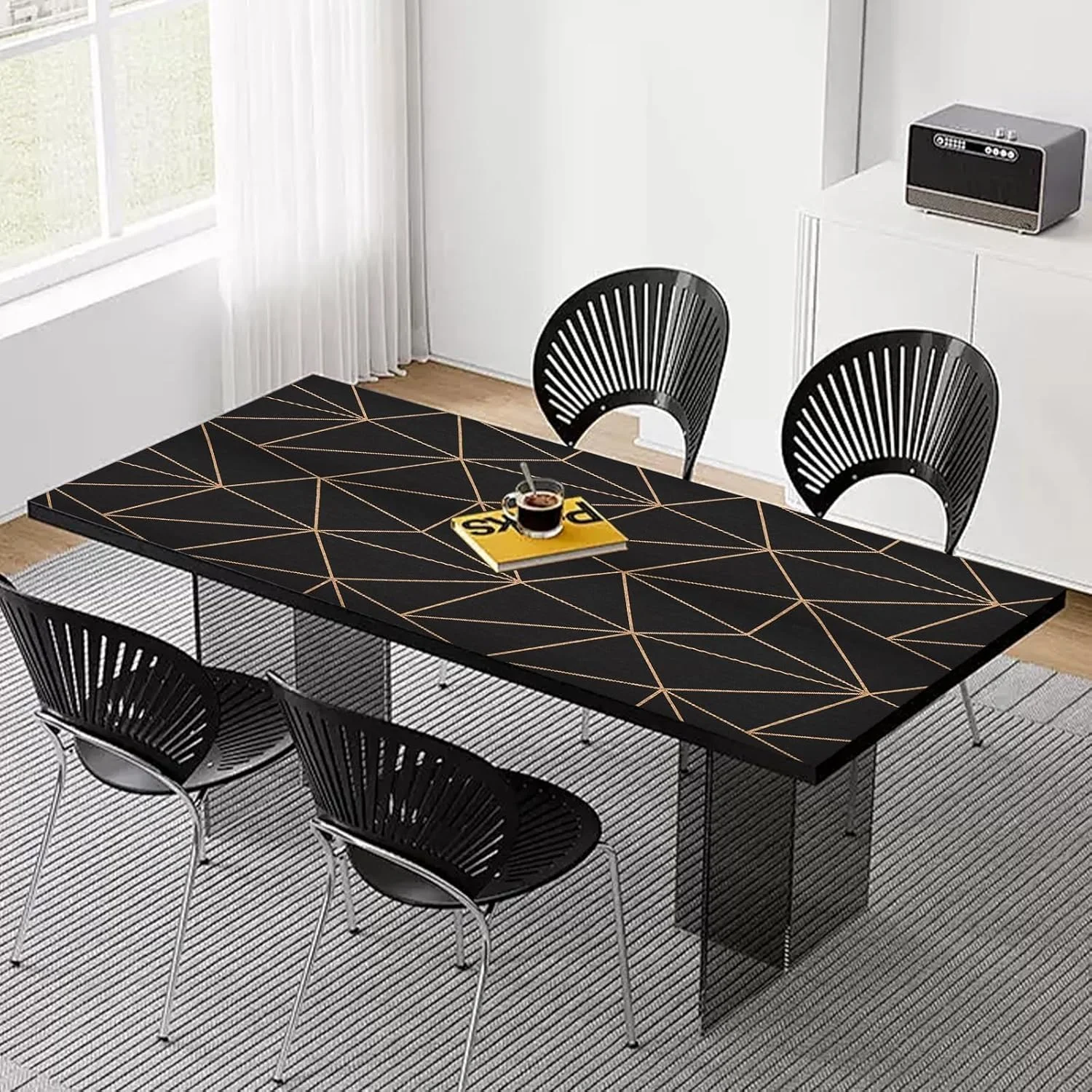 کاغذ دیواری راه راه طلایی و مشکی Azonee، وینیل خود چسب جدا شدنی، روکش مات برای آشپزخانه، اتاق خواب، پیشخوان و دیوارها، ضخامت 2.3 میلی متر (44.1 سانتی متر x 300 سانتی متر)