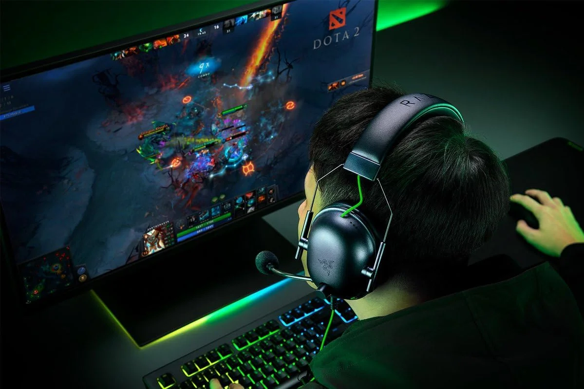 هدست گیمینگ Razer BlackShark V2 X: صدای فراگیر 7.1، درایورهای 50 میلیمتری، بالشتک فوم حافظهدار، برای PC، PS4، PS5، Switch، Xbox One، Xbox Series X|S، موبایل، جک صوتی 3.5 میلیمتری، مشکی کلاسیک (بازسازی شده) هدست گیمینگ Razer BlackShark V2 X: صدای فراگیر 7.1، درایورهای 50 میلیمتری، بالشتک فوم حافظهدار، برای PC، PS4، PS5، Switch، Xbox One، Xbox Series X|S، موبایل، جک صوتی 3.5 میلیمتری، مشکی کلاسیک (بازسازی شده)