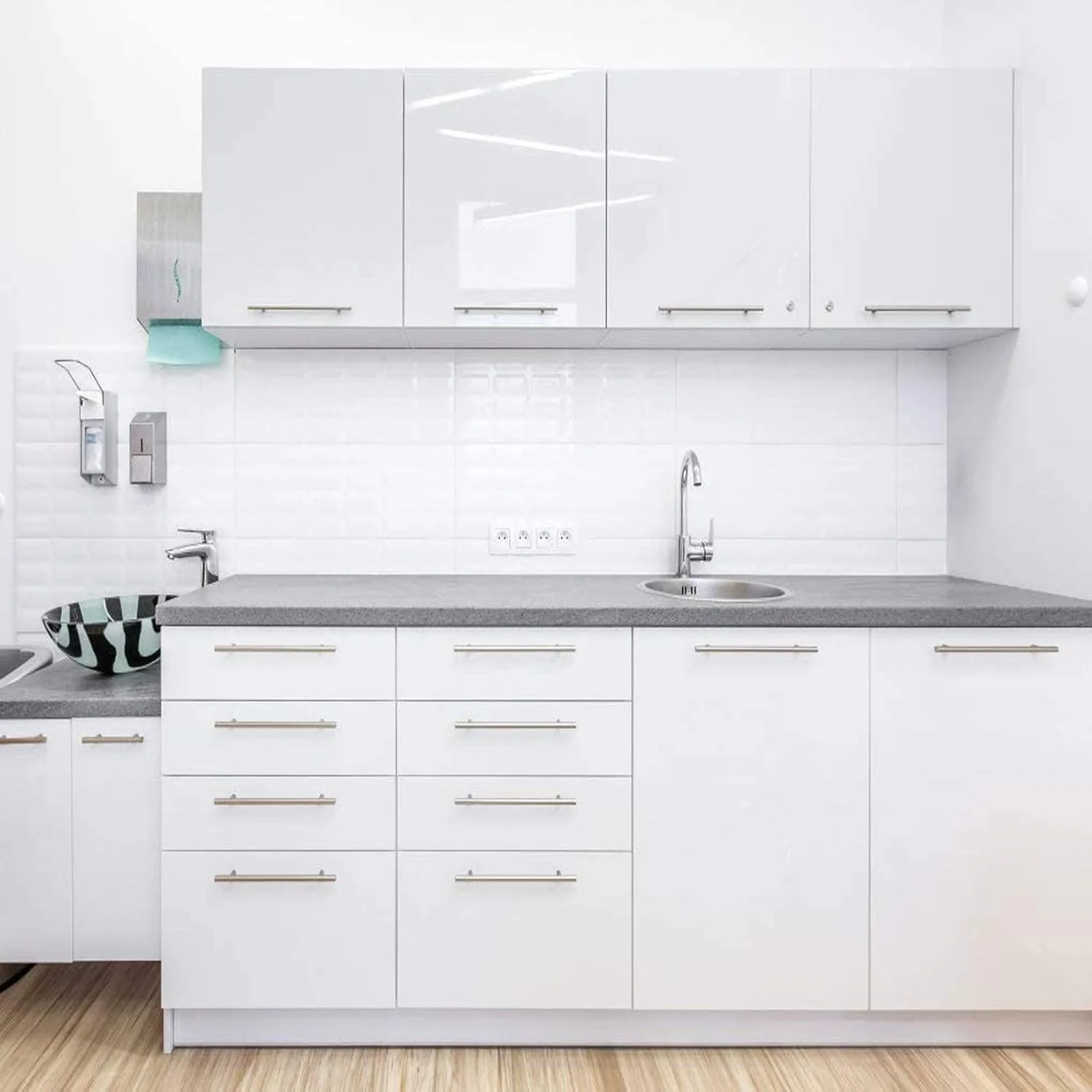 کاغذ دیواری خود چسب براق، 500x60 سانتی متر، طرح سنگ مرمر، برچسب دیواری PVC ضد آب، ضد روغن، قابل جابجایی، برچسب های سفید براق برای آشپزخانه، حمام، میز و کابینت