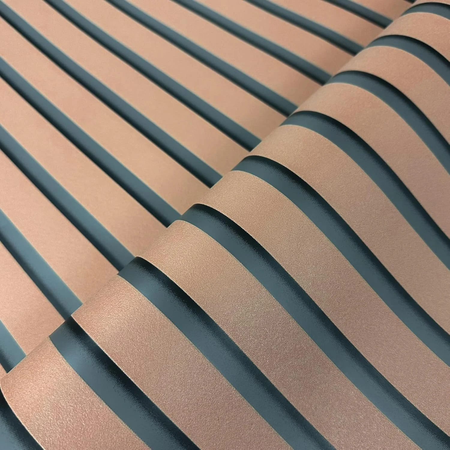 کاغذ دیواری طرح پنل قرمز، بافت غیر بافته، راه راه، مشکی، سفالی، سبک اسکاندیناوی، پنل های دیواری مدرن، ساخته شده در آلمان