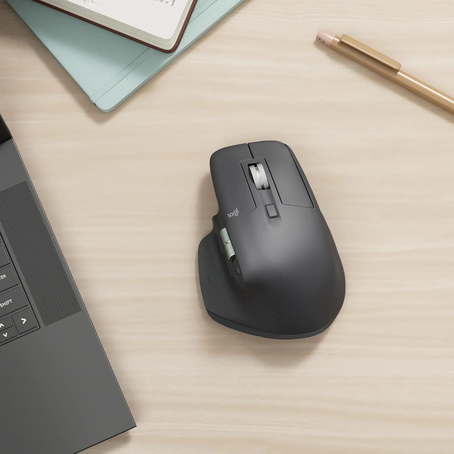 ماوس بیسیم پیشرفته لاجیتک Mx Master 3 - پیمایش فوقالعاده سریع، 4000 DPI، قابل استفاده روی هر سطحی، ارگونومیک و قابل تنظیم، شارژ سریع USB-C، بلوتوث، سازگار با PC/Mac/Ipad/Linux - گرافیت ماوس بیسیم پیشرفته لاجیتک Mx Master 3 - پیمایش فوقالعاده سریع، 4000 DPI، قابل استفاده روی هر سطحی، ارگونومیک و قابل تنظیم، شارژ سریع USB-C، بلوتوث، سازگار با PC/Mac/Ipad/Linux - گرافیت