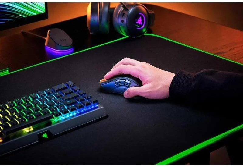 ماوس گیمینگ بیسیم Razer Naga V2 Pro - دارای صفحات جانبی قابل تعویض با پیکربندیهای 2، 6 و 12 دکمهای، حسگر اپتیکال Focus+ 20K DPI، سریعترین سوییچ ماوس گیمینگ، نورپردازی Chroma RGB - مشکی ماوس گیمینگ بیسیم Razer Naga V2 Pro - دارای صفحات جانبی قابل تعویض با پیکربندیهای 2، 6 و 12 دکمهای، حسگر اپتیکال Focus+ 20K DPI، سریعترین سوییچ ماوس گیمینگ، نورپردازی Chroma RGB - مشکی