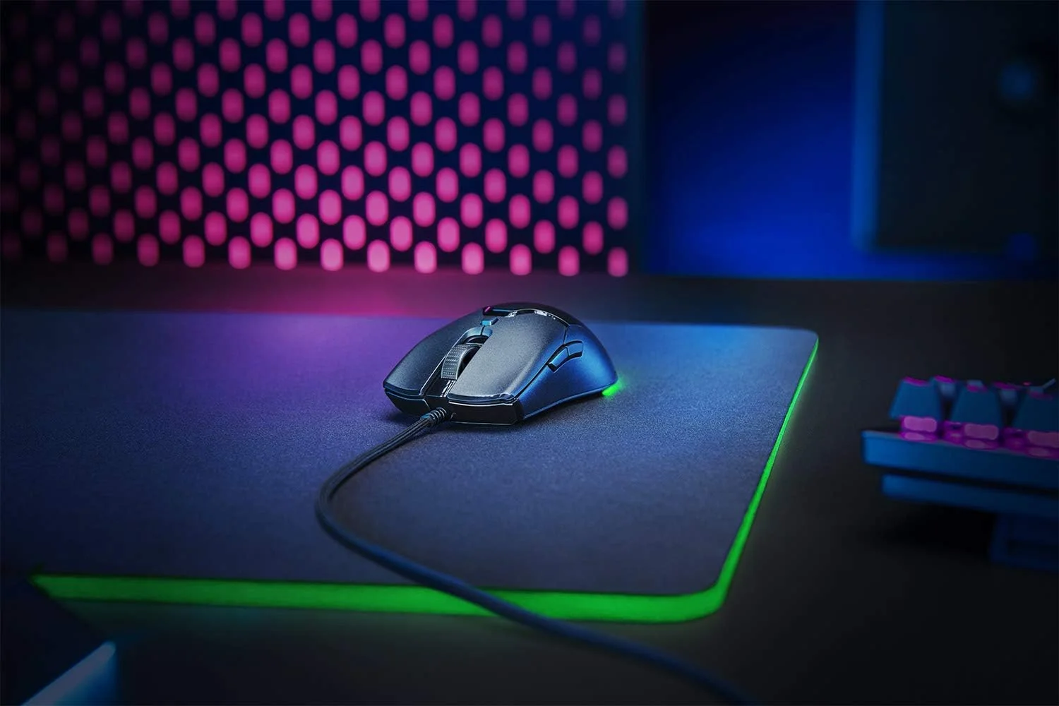 موس گیمینگ فوق سبک Razer Viper Mini: سریعترین سوییچ های گیمینگ - سنسور اپتیکال 8500 DPI - نورپردازی Chroma RGB - 6 دکمه قابل برنامه ریزی - سیم بدون کشش - مشکی کلاسیک