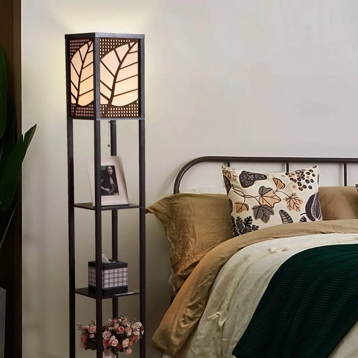 چراغ ایستاده قفسه دار LED Ganeed برای اتاق نشیمن - چراغ های ایستاده اداری قفسه گوشه - چراغ ایستاده مدرن اتاق خواب با قفسه های چوبی و سایه پارچه ای کتان