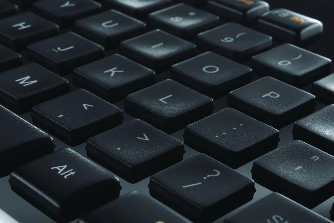 کیبورد خورشیدی بی سیم Logitech K750 برای ویندوز، طرح‌بندی QWERTY اسپانیایی - مشکی