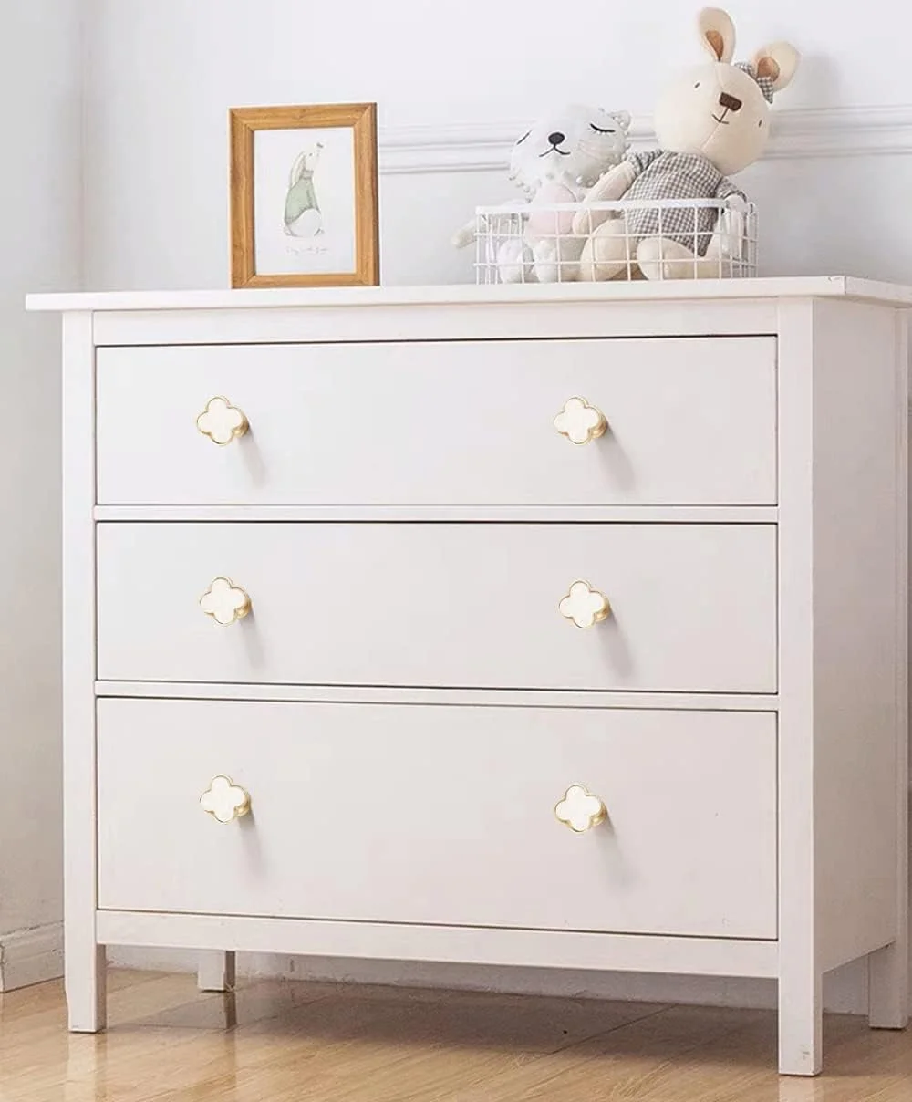 دستگیره های کشو مدل Gold-t، دستگیره های کابینت، دستگیره های کششی شبدر برنجی برس خورده، دستگیره های کابینت آشپزخانه، دستگیره های درب کمد حمام، سخت افزار کمد لباس برای کشوها (4 عدد، شبدر-سفید) دستگیره های کشو مدل Gold-t، دستگیره های کابینت، دستگیره های کششی شبدر برنجی برس خورده، دستگیره های کابینت آشپزخانه، دستگیره های درب کمد حمام، سخت افزار کمد لباس برای کشوها (4 عدد، شبدر-سفید)