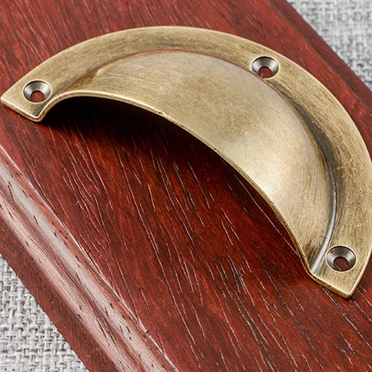 هونگتووی یک عدد دستگیره کشو طرح صدف قدیمی، دستگیره های کشویی رترو نیم دایره ای فلزی، دستگیره درب کمد هلالی شکل، دستگیره مبلمان عتیقه (برنزی، طول: 88 میلی متر)