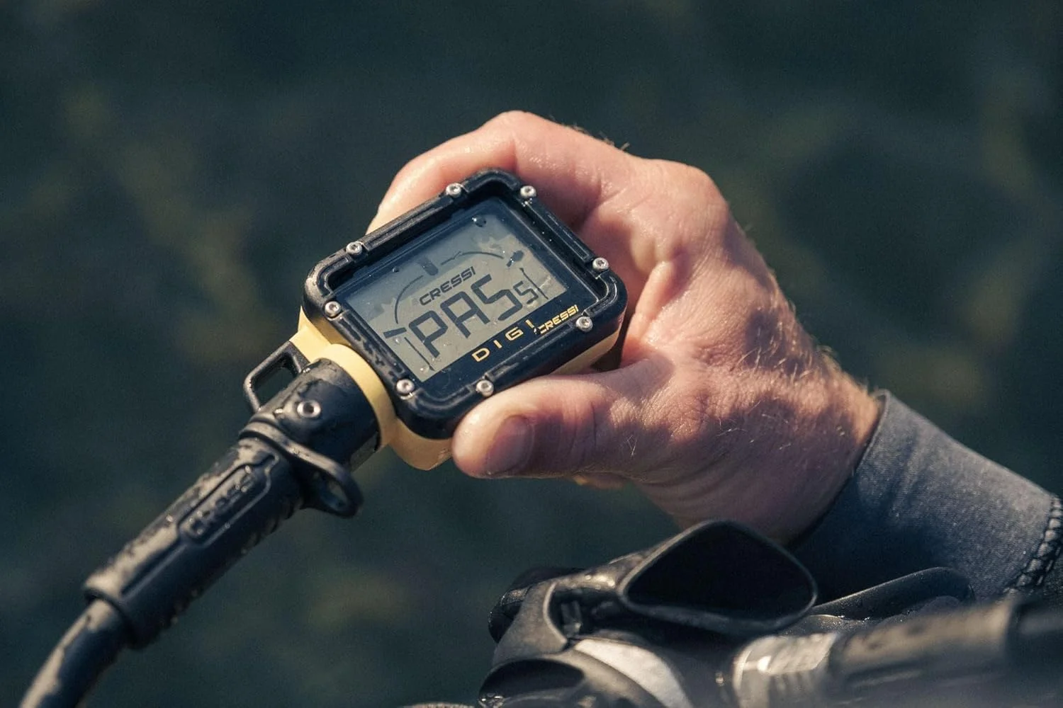 کنسول غواصی فشارسنج دیجیتال کرسی مدل Digi، زرد، BAR کنسول غواصی فشارسنج دیجیتال کرسی مدل Digi، زرد، BAR