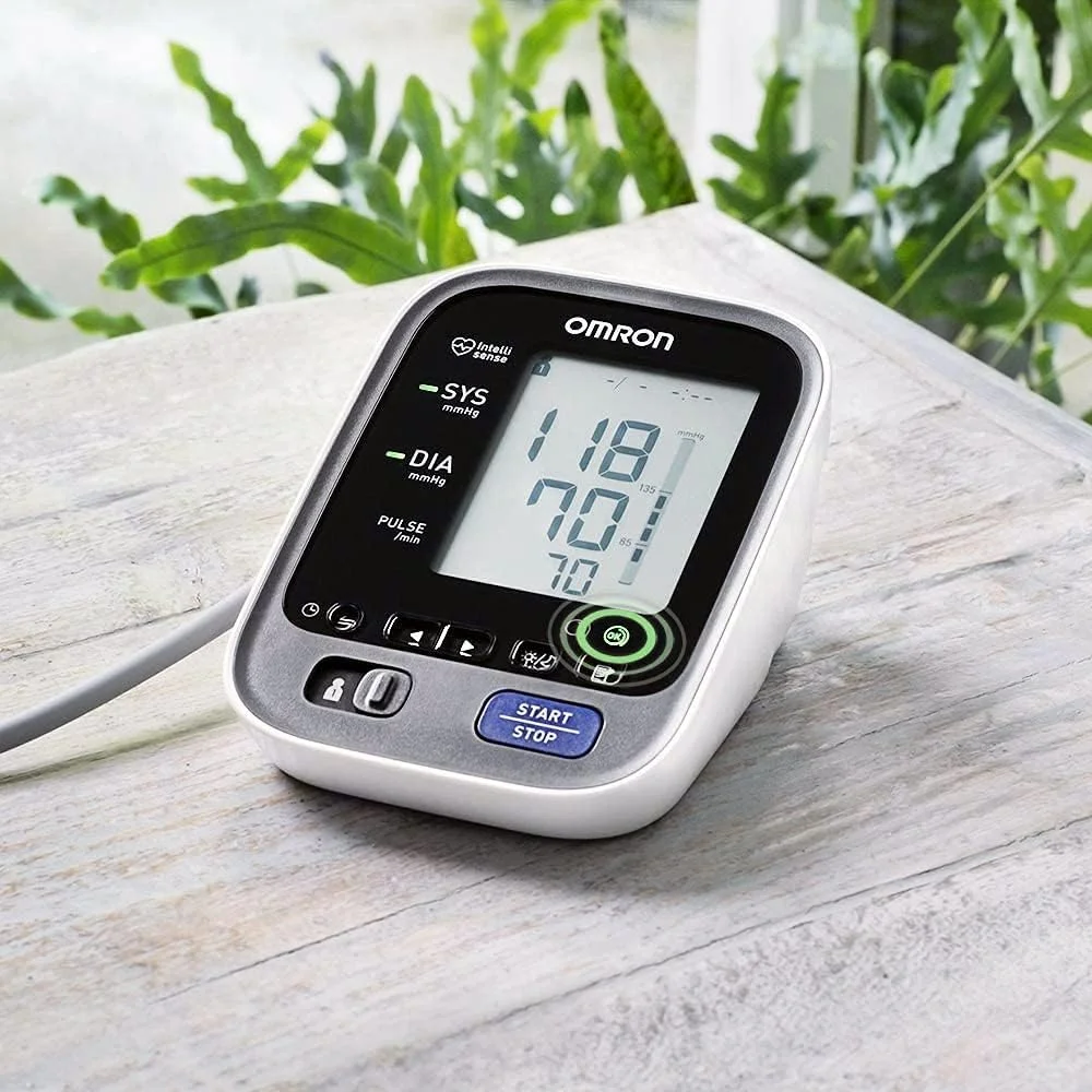 فشارسنج بازویی امرون M7 Intelli IT با دقت 360 درجه فشارسنج بازویی امرون M7 Intelli IT با دقت 360 درجه