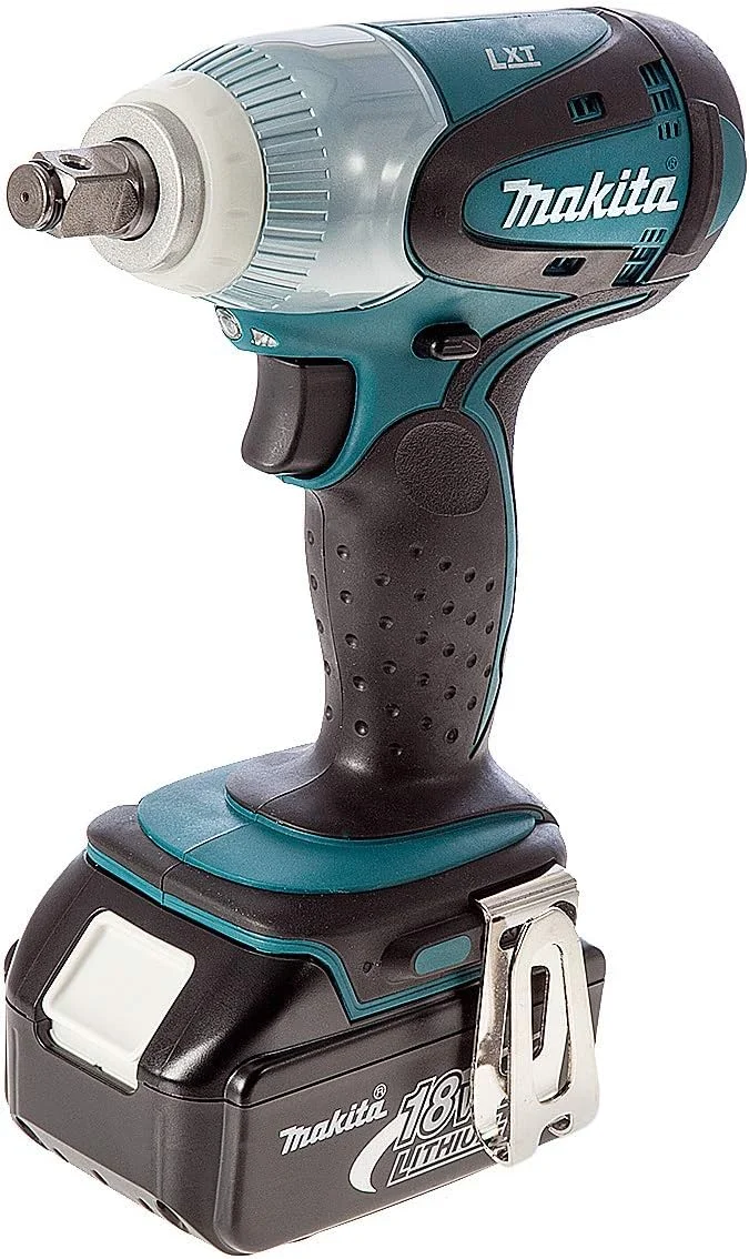 آچار بکس ضربه ای شارژی 18 ولت ماکیتا مدل DTW251RTJ به همراه 2 عدد باتری 5.0 آمپر و شارژر در جعبه Makpac