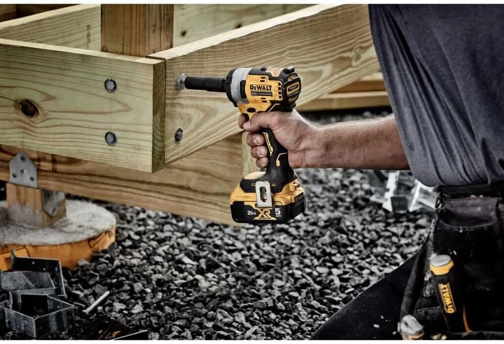 آچار بکس ضربه ای 1/2 اینچ Dewalt DCF911B 20V MAX* (فقط ابزار) آچار بکس ضربه ای 1/2 اینچ Dewalt DCF911B 20V MAX* (فقط ابزار)