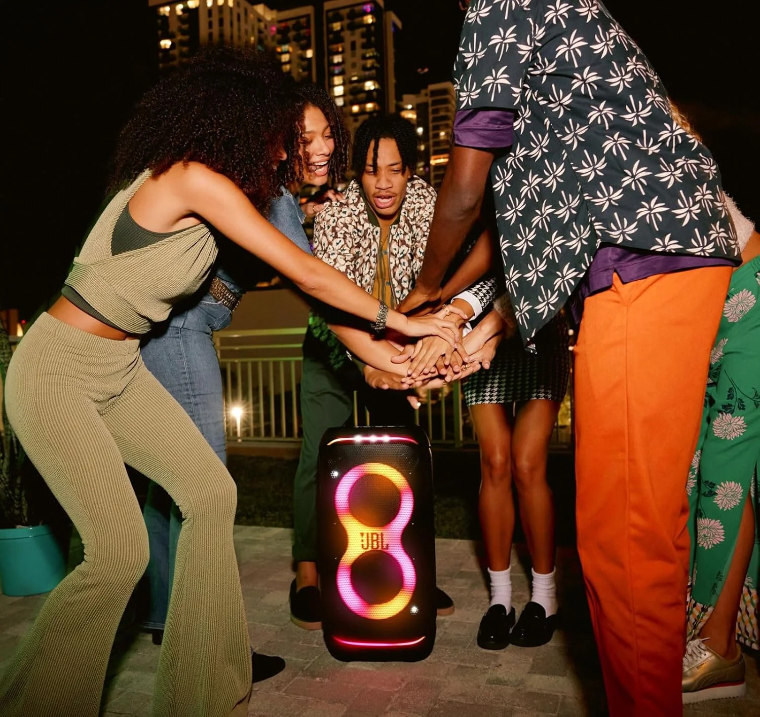 اسپیکر بلوتوثی JBL PartyBox Stage 320 به همراه باتری 400 - مشکی اسپیکر بلوتوثی JBL PartyBox Stage 320 به همراه باتری 400 - مشکی