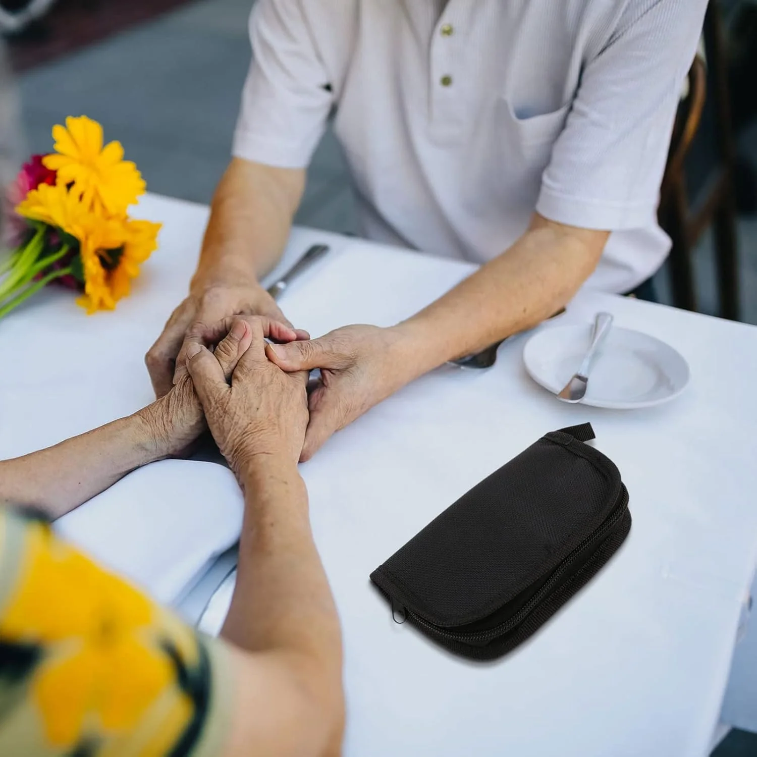 کیف مسافرتی قابل حمل دیابتی، مناسب برای دستگاه گلوکز متر، قلم‌های انسولین، ویال‌ها، نوارهای تست قند خون و دارو - دو عددی