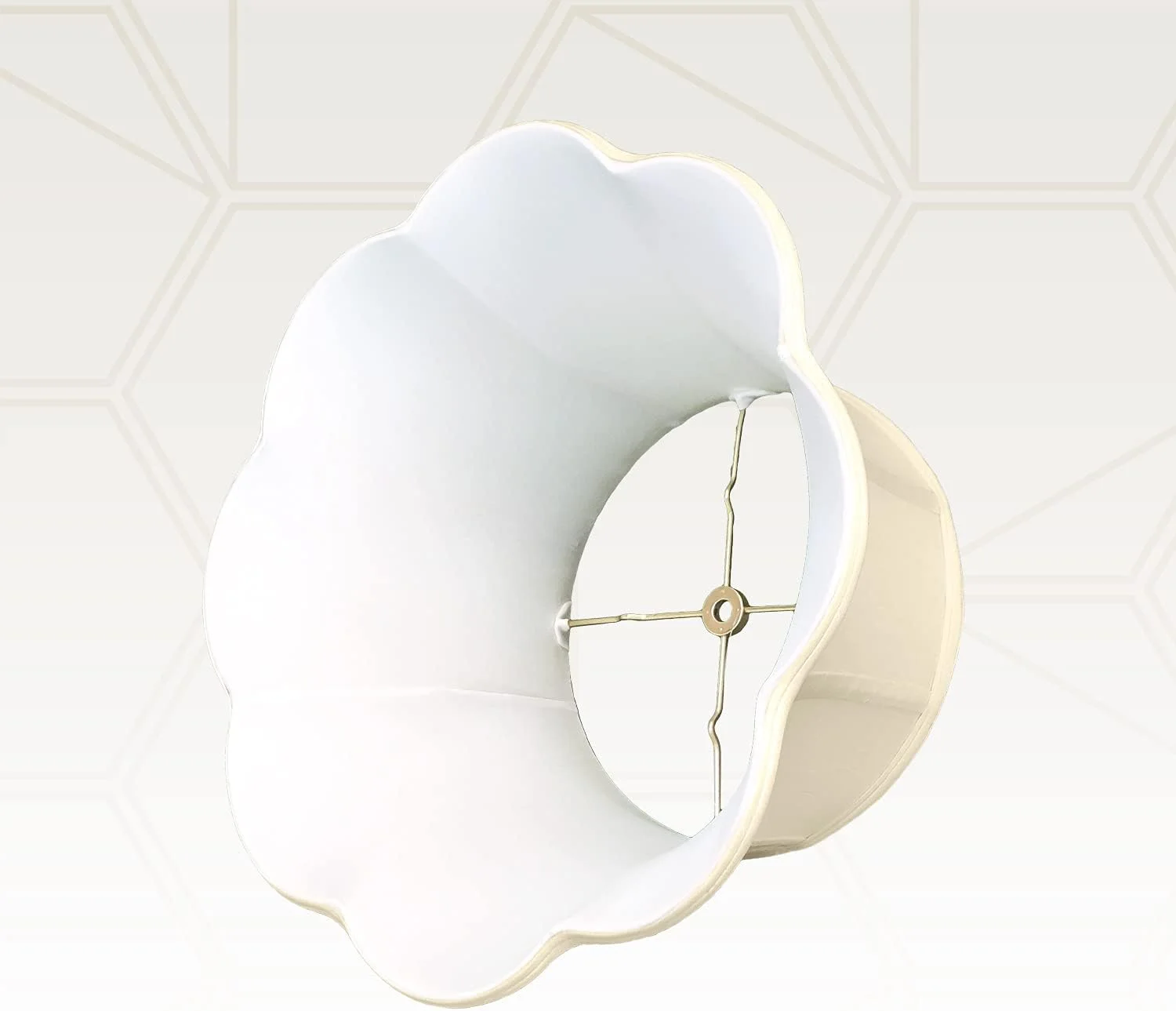 آباژور زنگوله ای پایه دار طرح صدف رویال دیزاینز، بژ، 9.5 x 15 x 8 آباژور زنگوله ای پایه دار طرح صدف رویال دیزاینز، بژ، 9.5 x 15 x 8