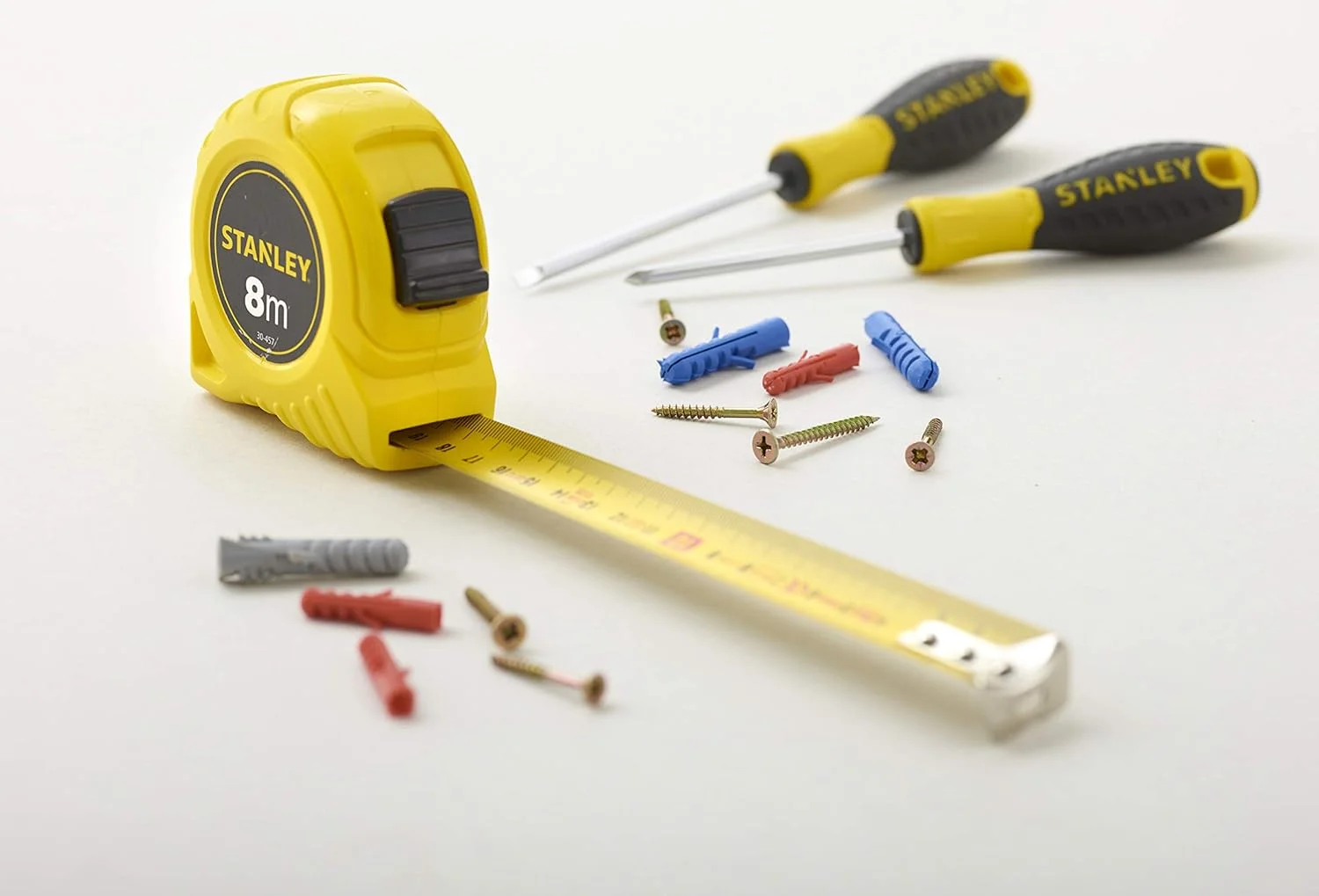 متر نواری استنلی (8 متر، نوار خمیده بسیار قوی، لایه محافظ پلیمری، قلاب انتهایی سه بار پرچ شده) 0-30-457 متر نواری استنلی (8 متر، نوار خمیده بسیار قوی، لایه محافظ پلیمری، قلاب انتهایی سه بار پرچ شده) 0-30-457