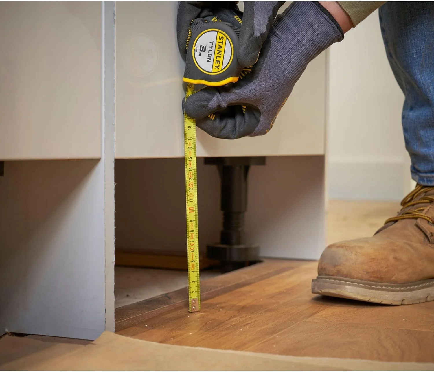 متر استنلی تایلون 3 متری با بدنه پلاستیکی متر استنلی تایلون 3 متری با بدنه پلاستیکی