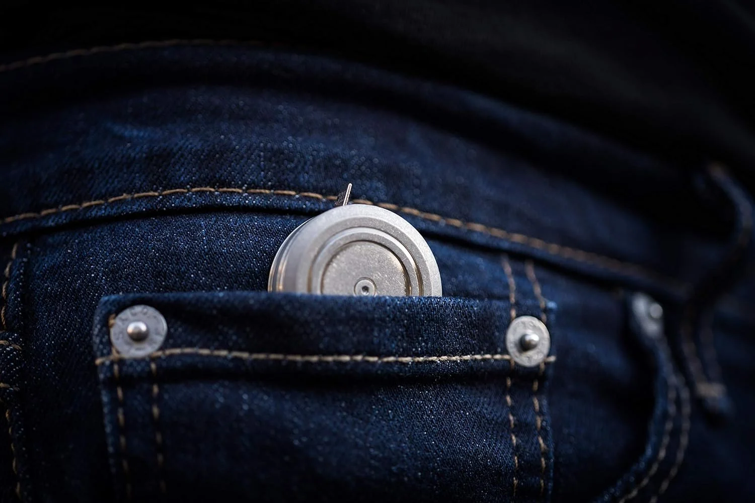 متر تیتانیومی جمع شونده TEC Accessories Ti-Tape (پرداخت سنگ شور)، متر کوچک 90 سانتی متری با گیره جاکلیدی جداشدنی، لوازم جانبی جاکلیدی متر تیتانیومی جمع شونده TEC Accessories Ti-Tape (پرداخت سنگ شور)، متر کوچک 90 سانتی متری با گیره جاکلیدی جداشدنی، لوازم جانبی جاکلیدی