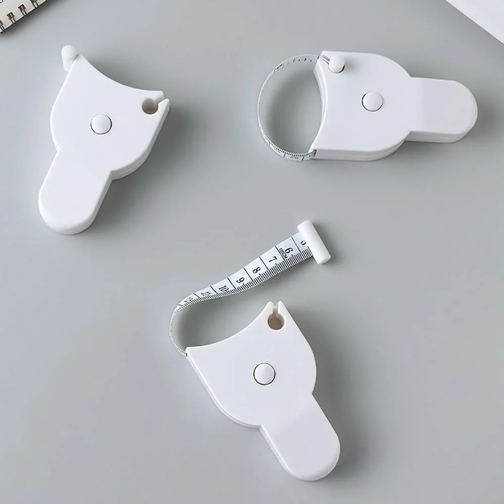 متر نواری بدن MUMOO BEAR، دو تکه، جمع شونده دو طرفه (اینچ و سانتی متر)، متر نواری نرم برای اندازه گیری دور کمر، باسن، سینه، دور بازو، متر خیاطی پارچه ای (سفید)