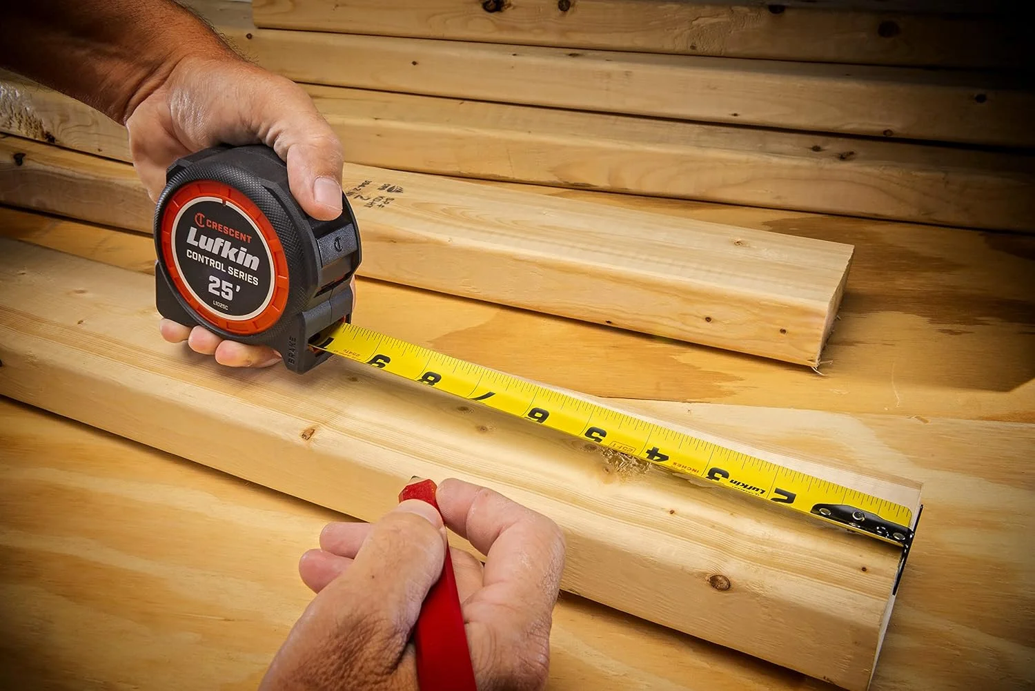 متر نواری زرد رنگ Lufkin Crescent سری Command Control با ابعاد 1-3/16 اینچ در 25 فوت - L1025C-02 متر نواری زرد رنگ Lufkin Crescent سری Command Control با ابعاد 1-3/16 اینچ در 25 فوت - L1025C-02