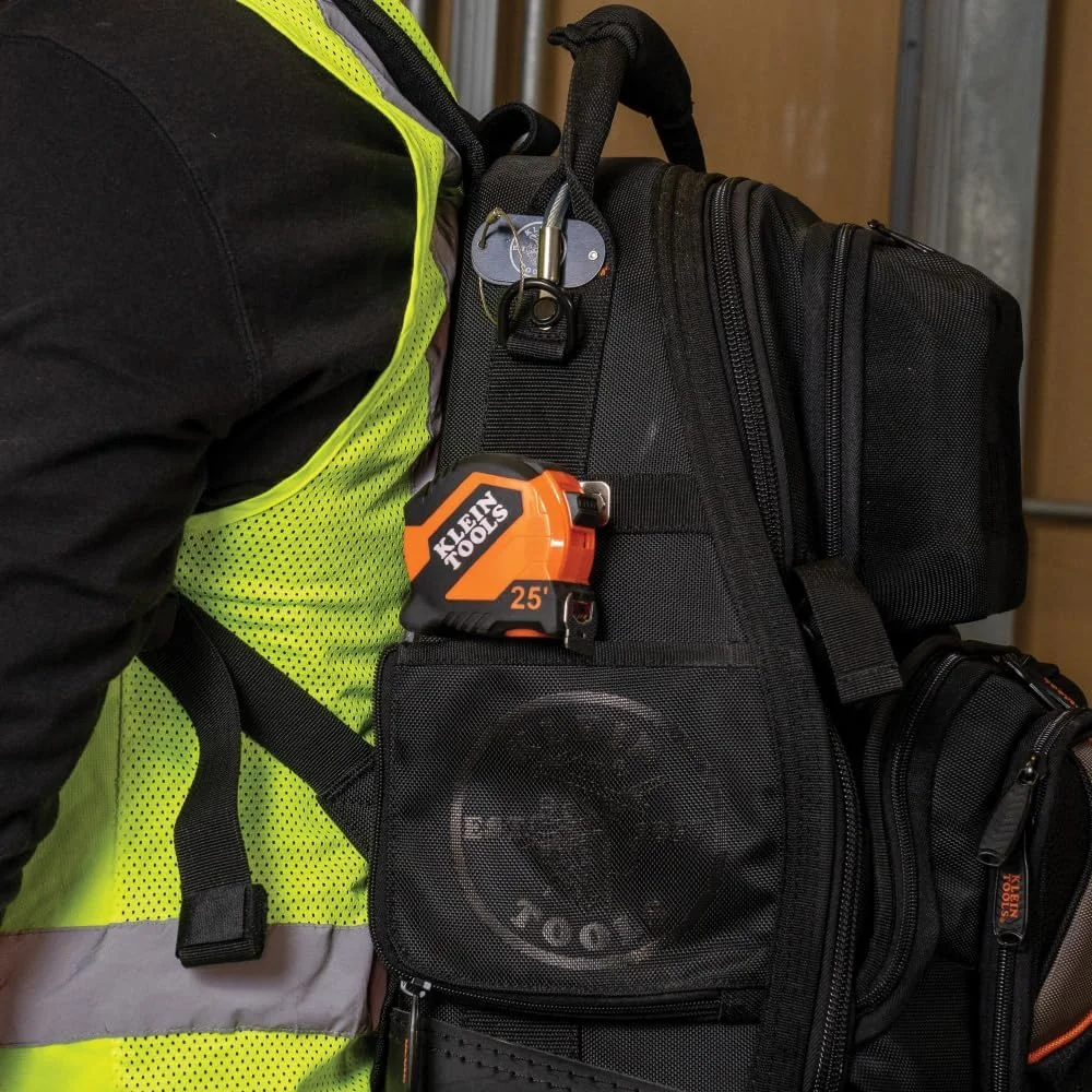 متر نواری کلاین تولز 9525، متر نواری امپریال 25 فوتی جمع و جور با قلاب دوبل، ترمز انگشتی، تیغه نایلونی، خطوط پررنگ خوانا