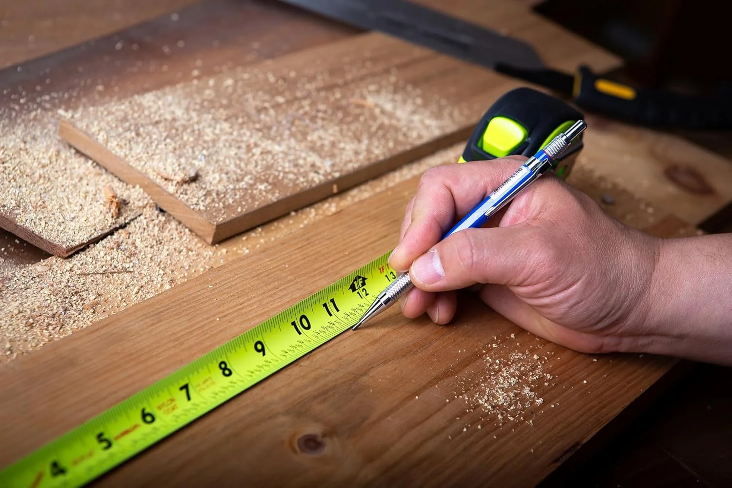 متر نواری 3.6 متری خود قفل شونده Komelon با دید بالا