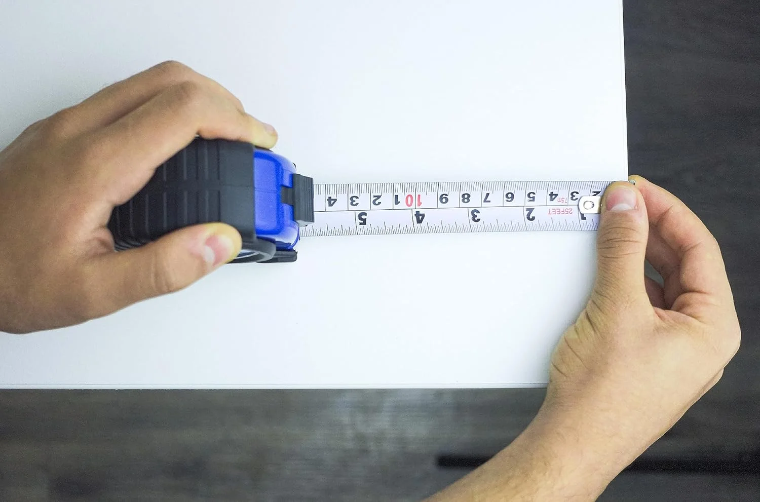 متر نواری 7.5 متری VTOOLS، ضخامت تیغه 1 میلی متر، متر نواری خود قفل شونده، خوانا، قلاب نوک مغناطیسی و بدنه ضد ضربه، VT2179