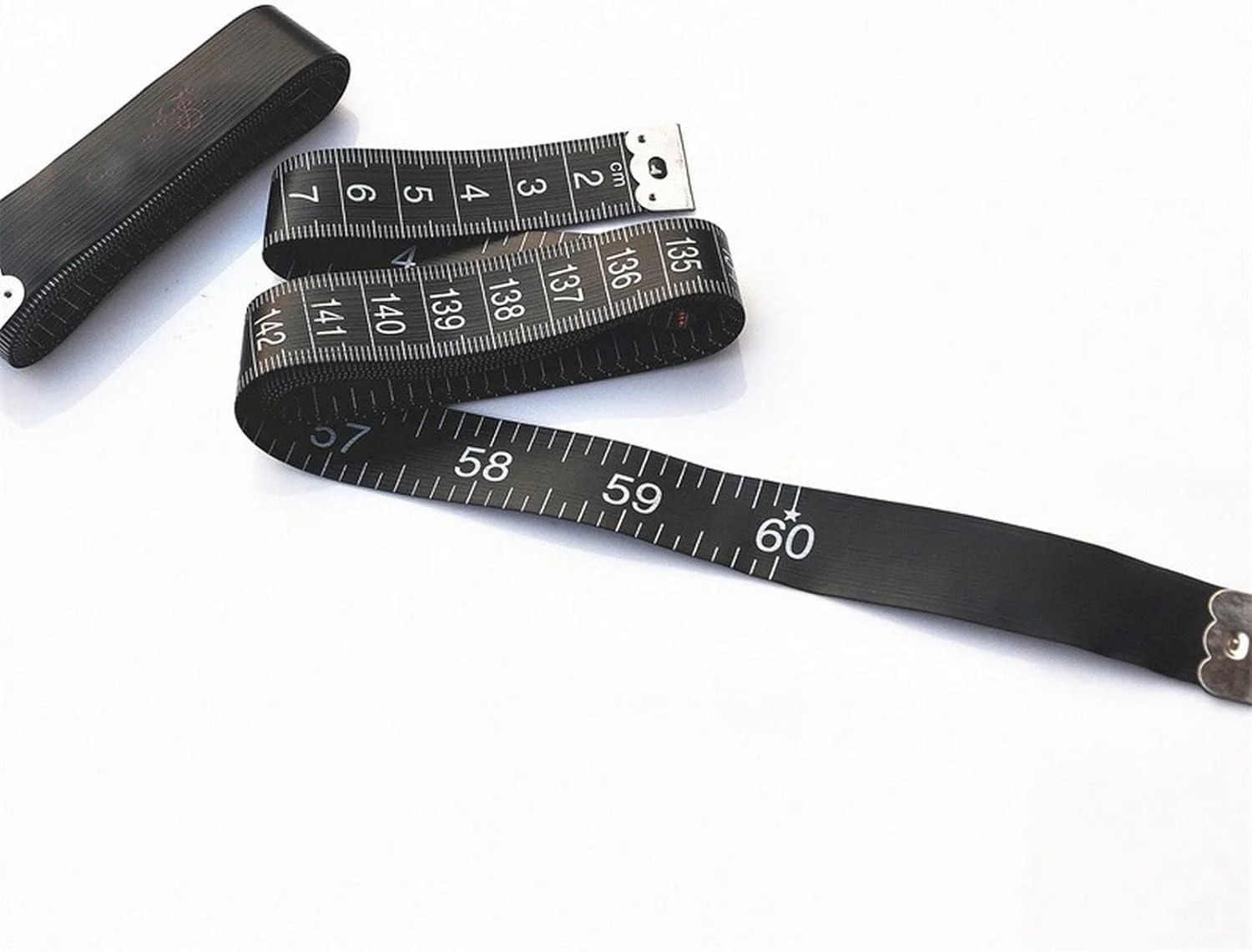 Tape measure شريط محمول أسود قياس الجسم قياس المسطرة خياطة خياطة مصغرة الناع