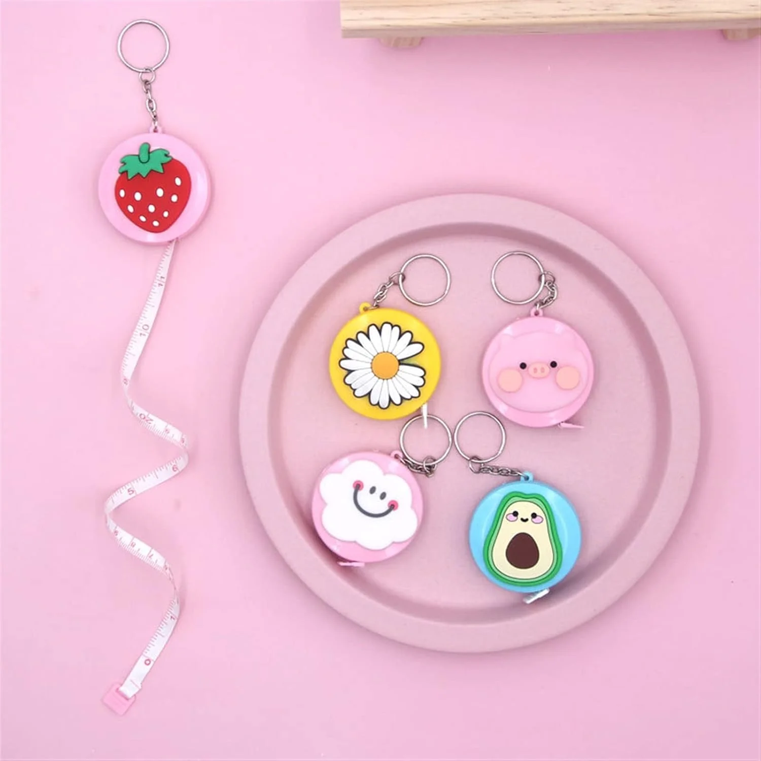 متر خیاطی کوچک و چند منظوره تلسکوپی با طرح رنگین کمانی صورتی